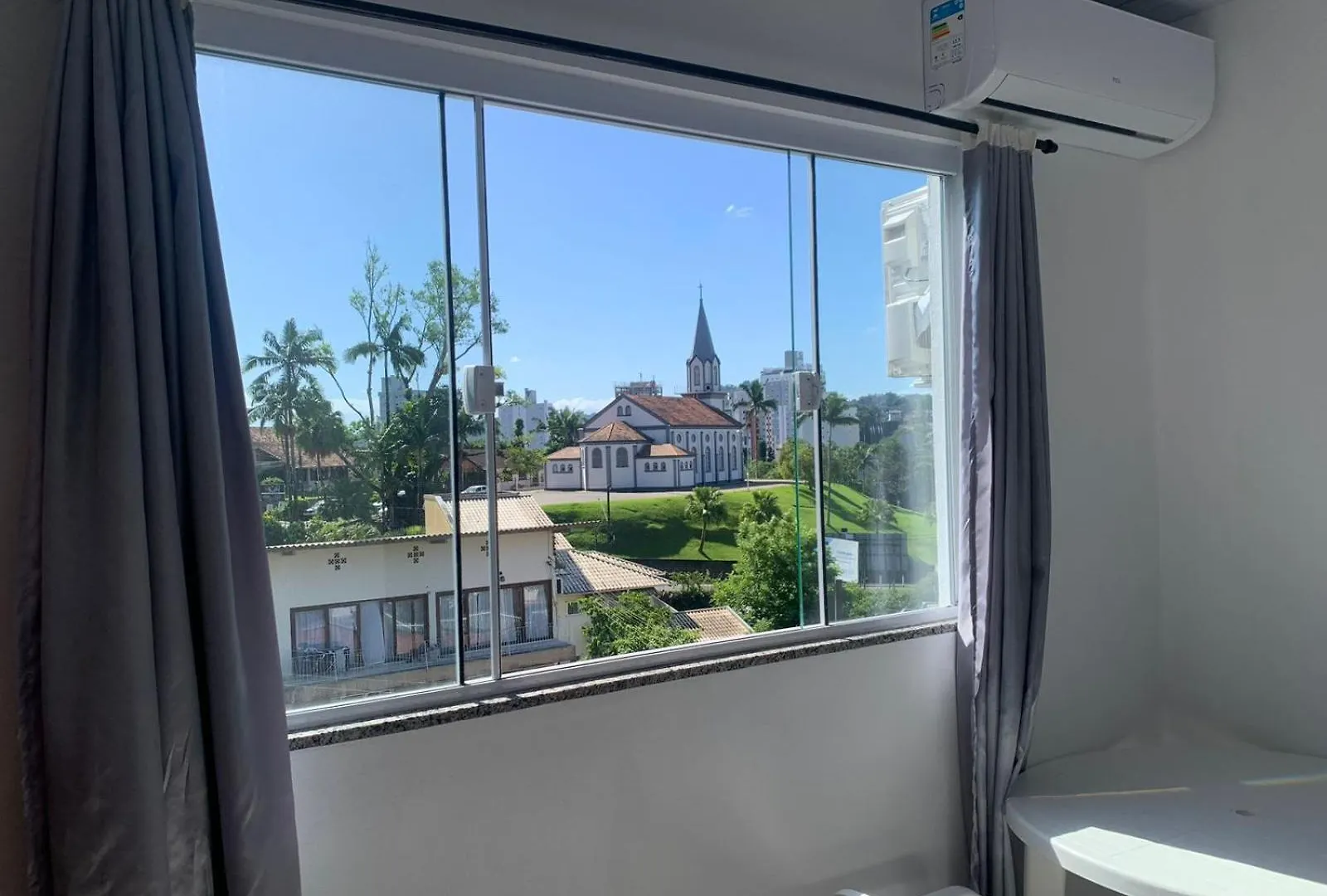 Suite Com Vista Privilegiada Poucos Minutos Vila Germanica Oktoberfest Blumenau 0*,